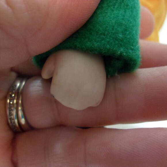 H-497 HAMILTON COLLECTION LIL PUMPKIN PORCELAIN HALLOWEEN DOLL - Picture 8 of 11